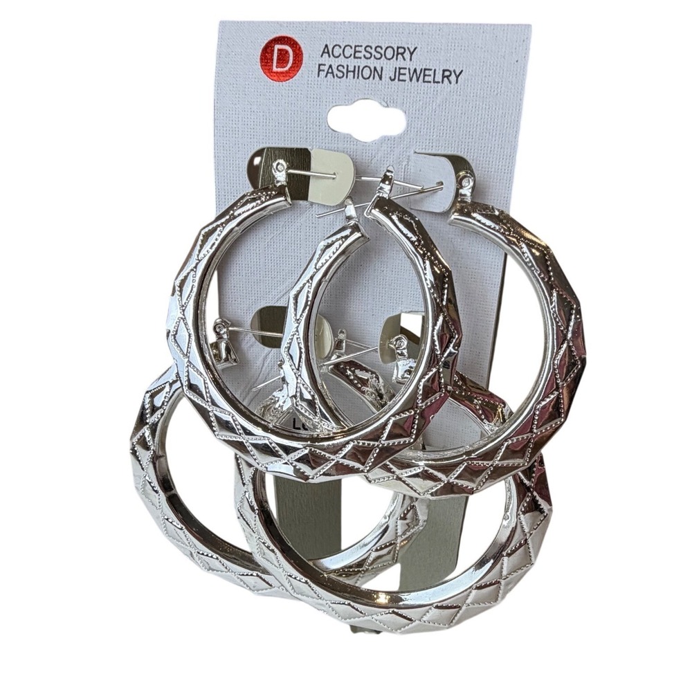 Fashion Jewelry Silver Tone Geometric Diamond Textured Hoop Earrings